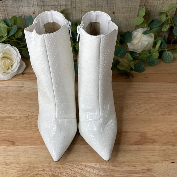 International Concepts Katalina Pointed-Toe Booties 5.5M - Picture 2 of 6